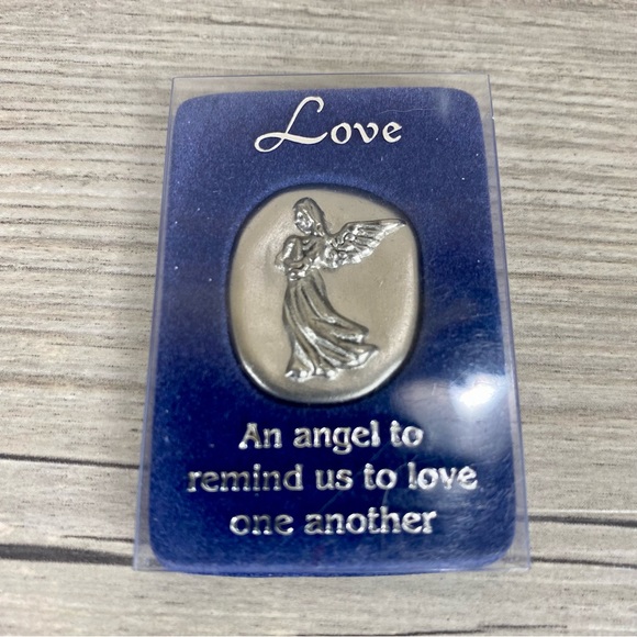 Russ Berrie & Co. Peace, Harmony and Love
Pewter Pocket Guardian Angel. - Picture 4 of 9